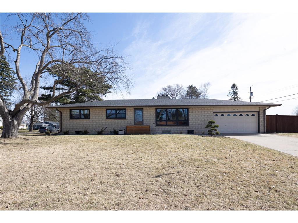 2420 Dunlap Street N Roseville MN 55113 7054788 image1
