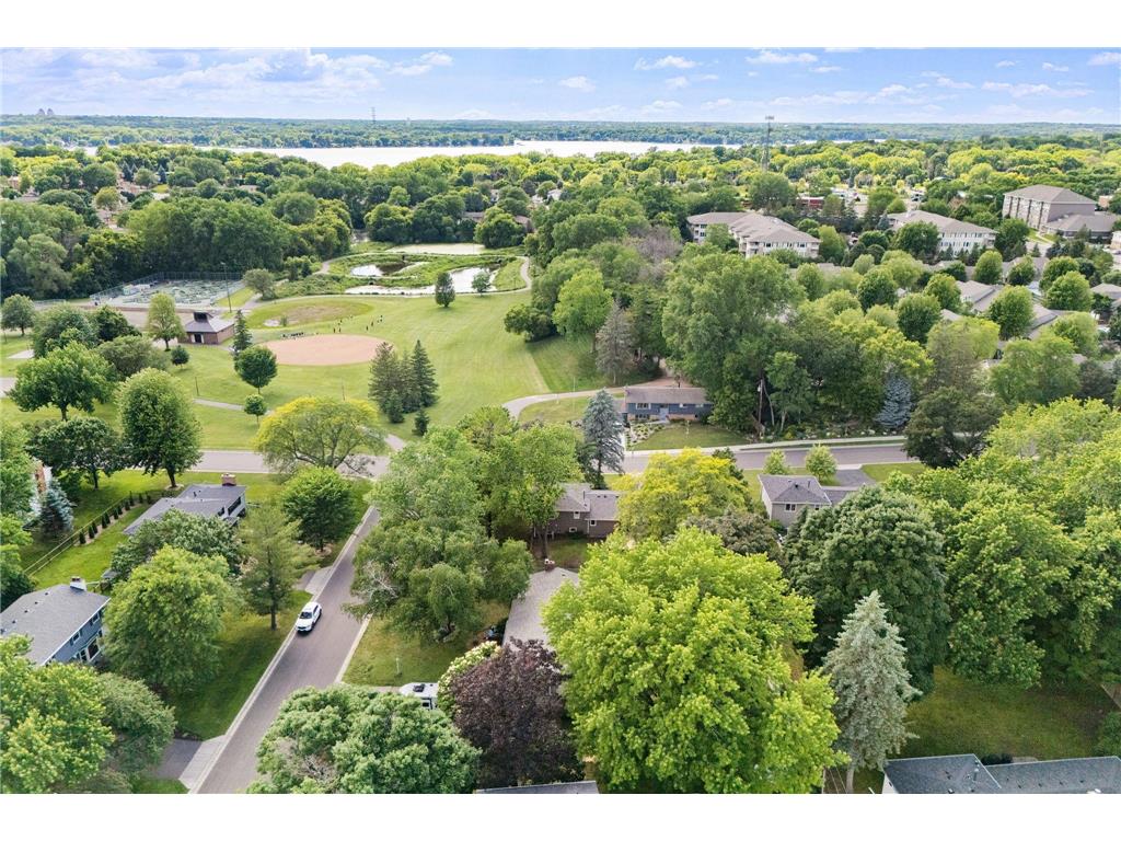 2420 Ensign Avenue N Golden Valley MN 55427 7078690 image3