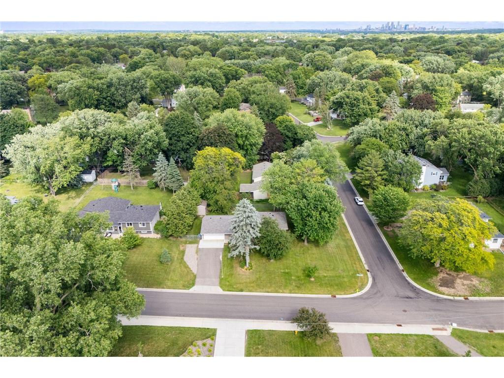 2420 Ensign Avenue N Golden Valley MN 55427 7078690 image36
