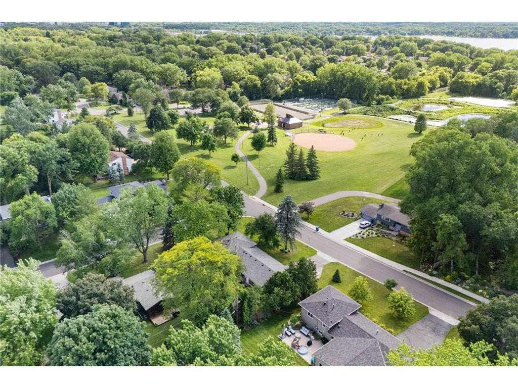 2420 Ensign Avenue N Golden Valley MN 55427 7078690 image39