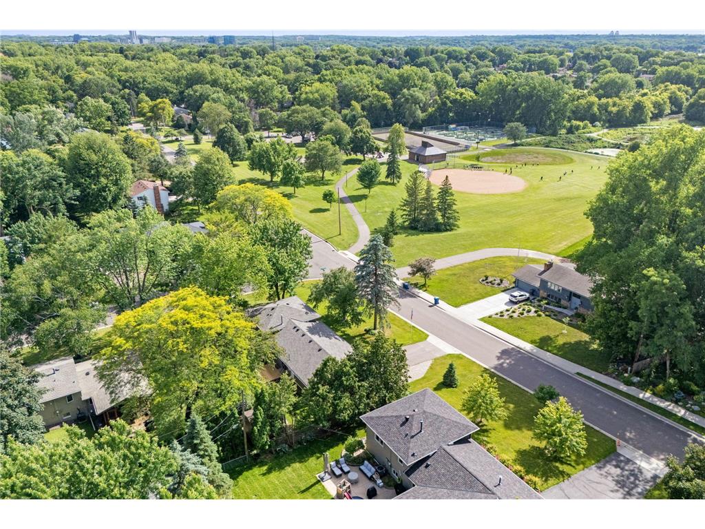 2420 Ensign Avenue N Golden Valley MN 55427 7078690 image41