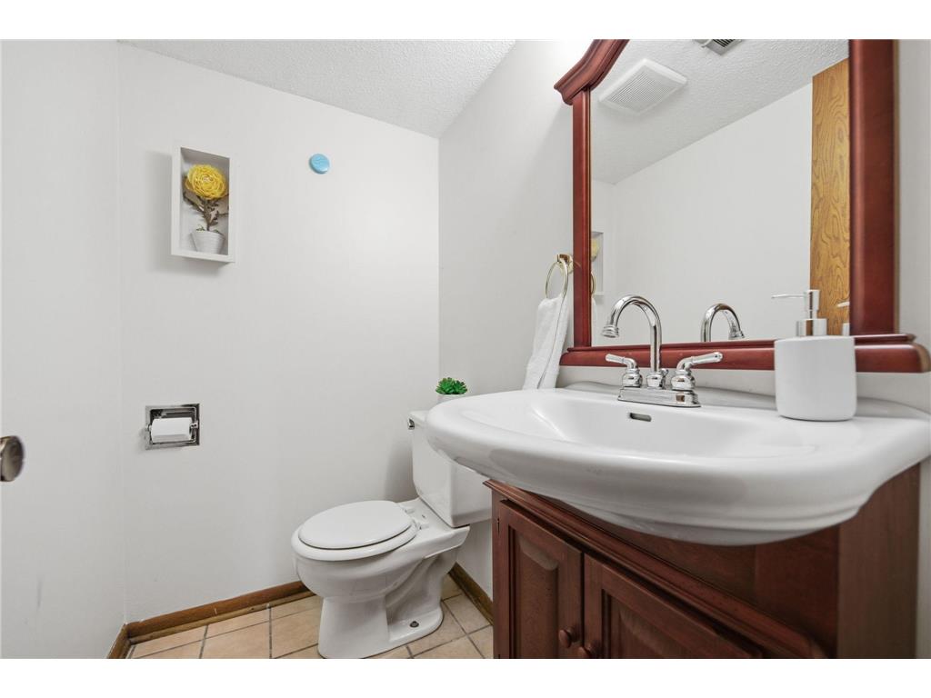 2420 Mounds Avenue New Brighton MN 55112 6826413 image21