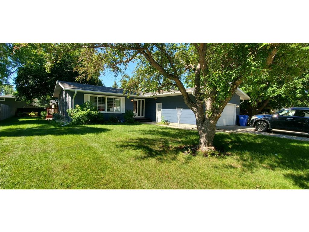2420 W Country Club Drive S Fargo ND 58103 7101556 image2
