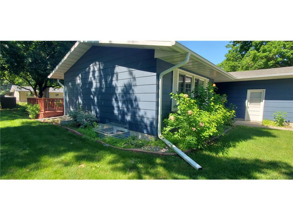 2420 W Country Club Drive S Fargo ND 58103 7101556 image3