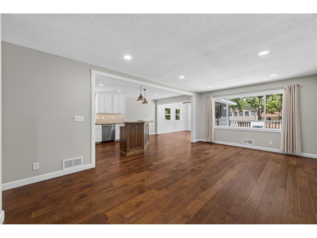 2421 4th Street White Bear Twp MN 55110 7078732 image5