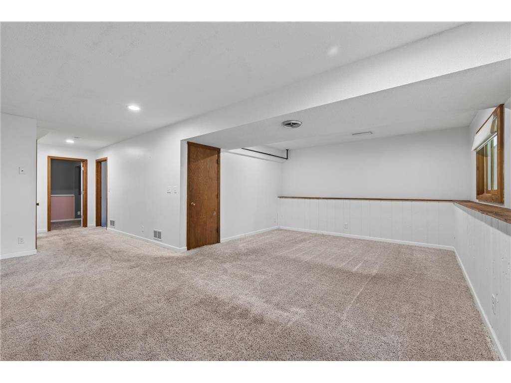 2421 4th Street White Bear Twp MN 55110 7111022 image18