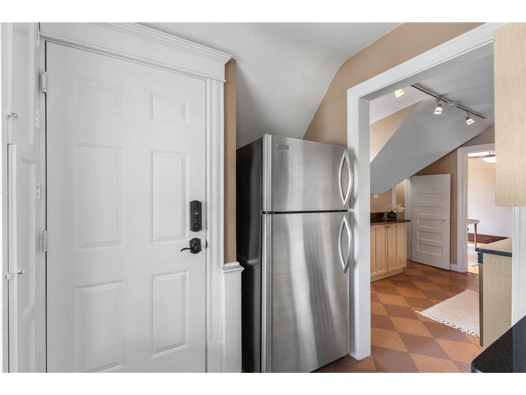 2421 Girard Avenue S #3 Minneapolis MN 55405 7082192 image10