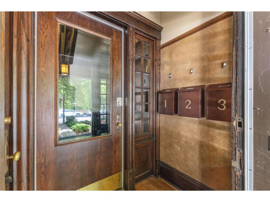 2421 Girard Avenue S #3 Minneapolis MN 55405 7082192 image2