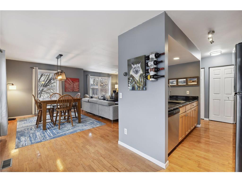 2422 Columbus Court Minneapolis MN 55404 6333977 image1