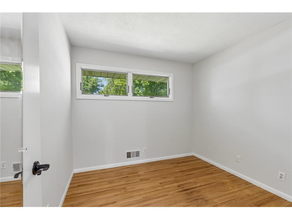 2422 Oak Street White Bear Lake MN 55110 7081509 image20