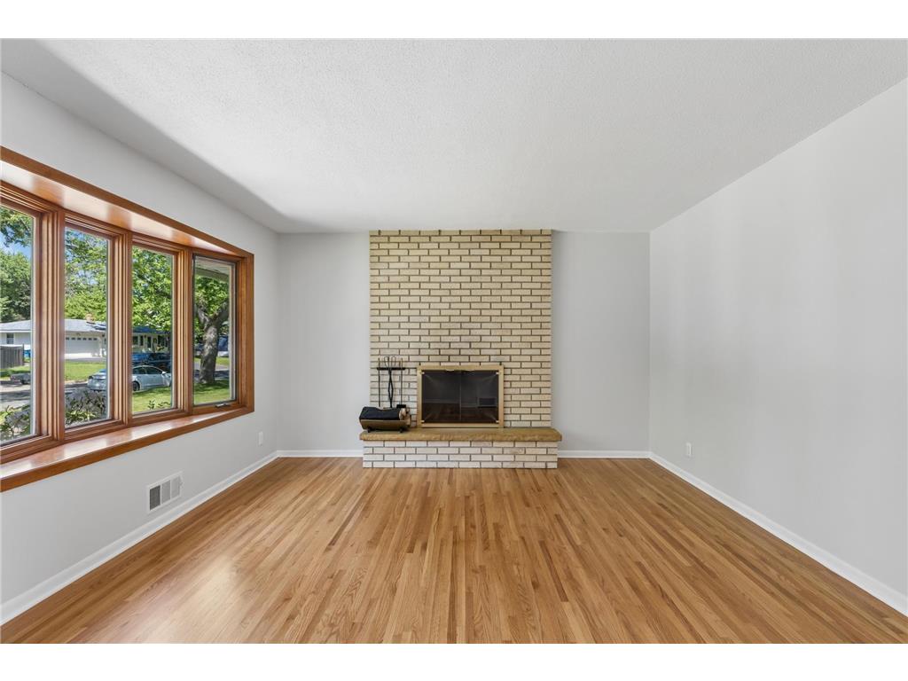 2422 Oak Street White Bear Lake MN 55110 7081509 image6