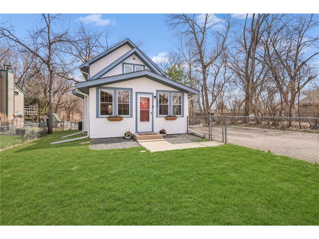 2424 Black Lake Road Spring Park MN 55384 - Lake Minnetonka 6824587 image1