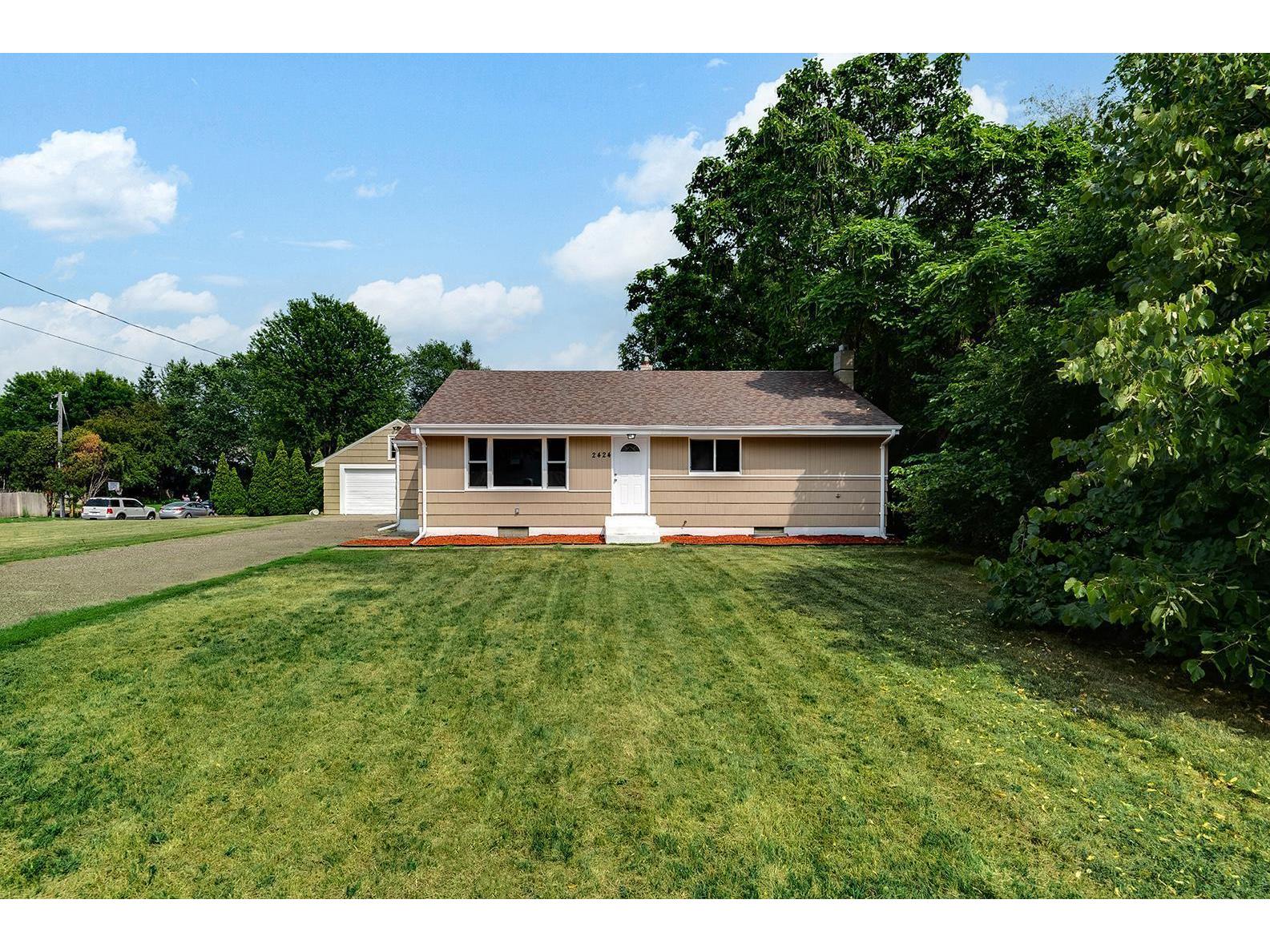 2424 Dale Street N, Roseville, MN 55113 MLS 6086952 Edina Realty