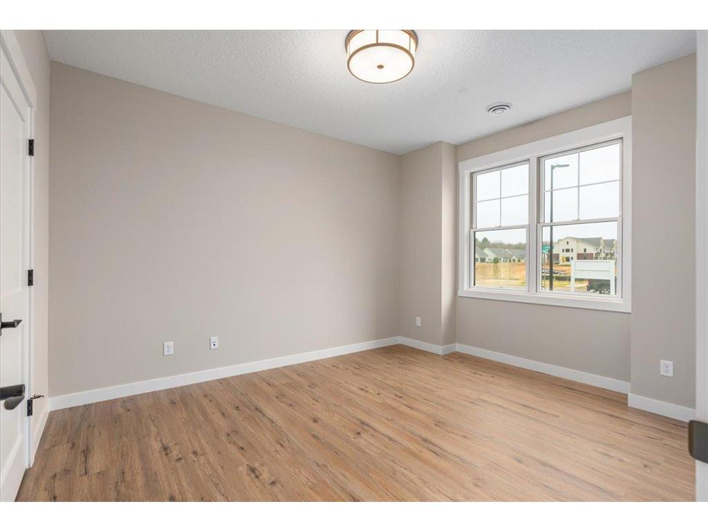 2400 Simply Living Lane Hudson WI 54016 7011000 image10