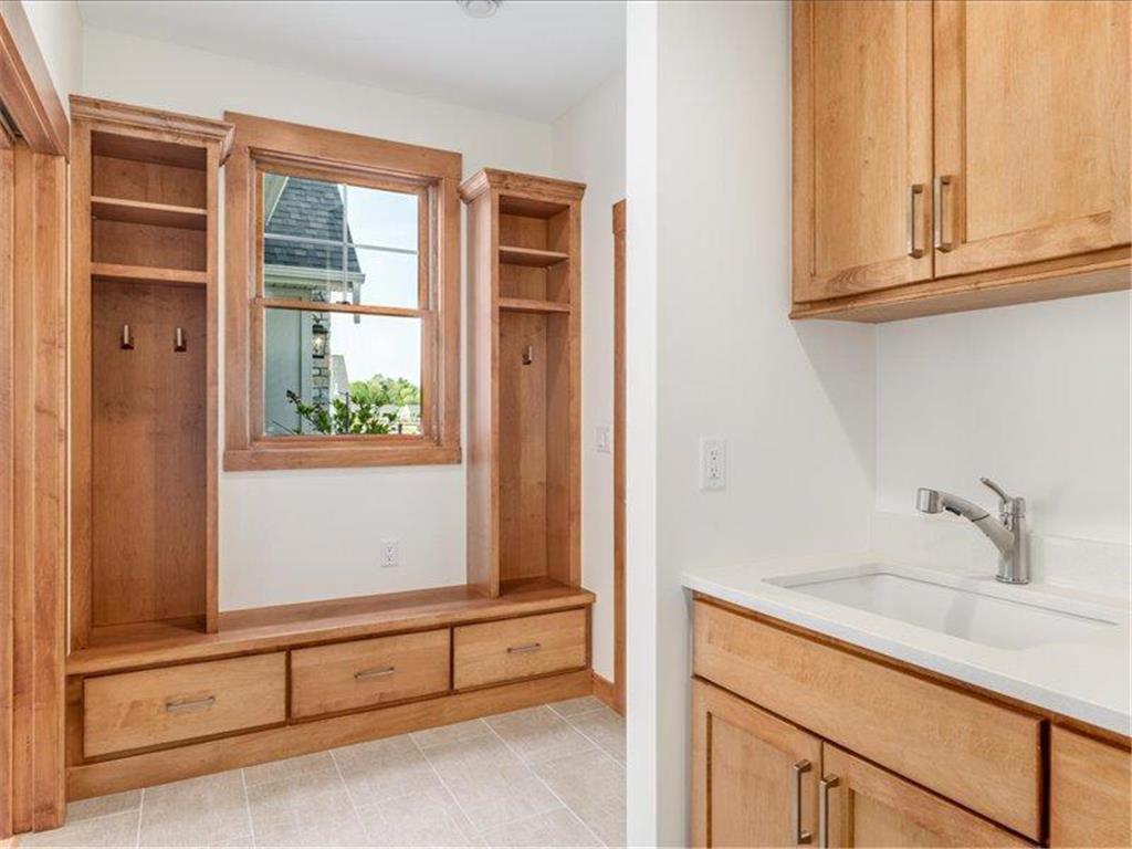 2400 Simply Living Lane Hudson WI 54016 7011000 image12