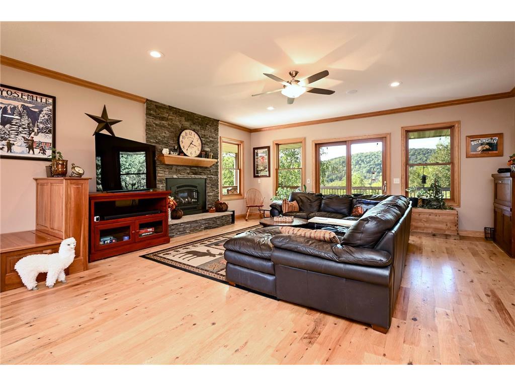 24242 Pfeiffer Hill Road Wilson Twp MN 55987 6797932 image13