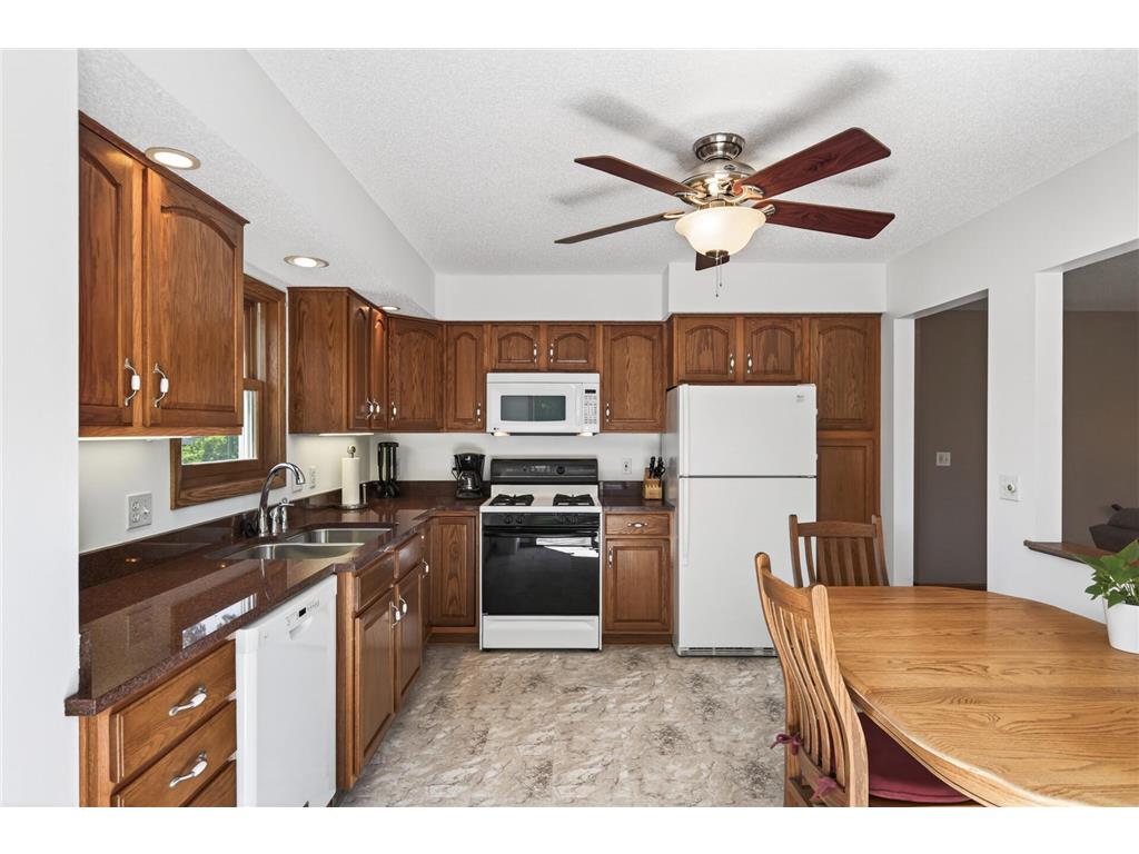 2425 80th Avenue N Brooklyn Park MN 55444 7077928 image11