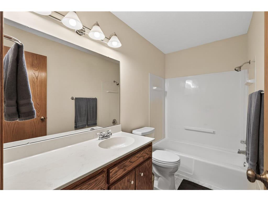 2425 80th Avenue N Brooklyn Park MN 55444 7077928 image16
