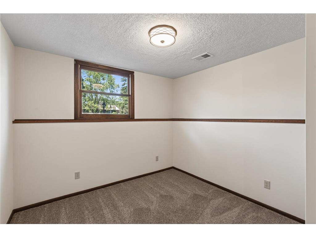 2425 80th Avenue N Brooklyn Park MN 55444 7077928 image19