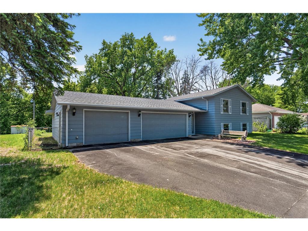 2425 80th Avenue N Brooklyn Park MN 55444 7077928 image2