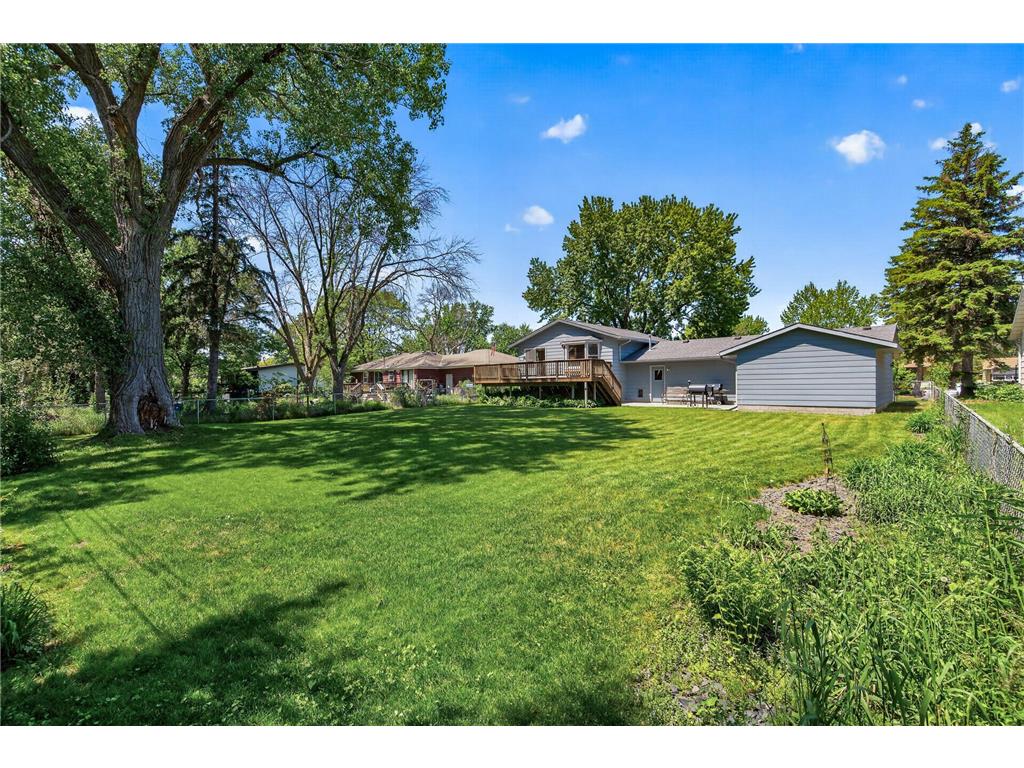 2425 80th Avenue N Brooklyn Park MN 55444 7077928 image25