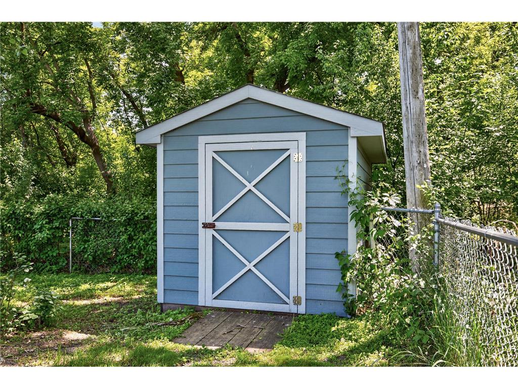 2425 80th Avenue N Brooklyn Park MN 55444 7077928 image28
