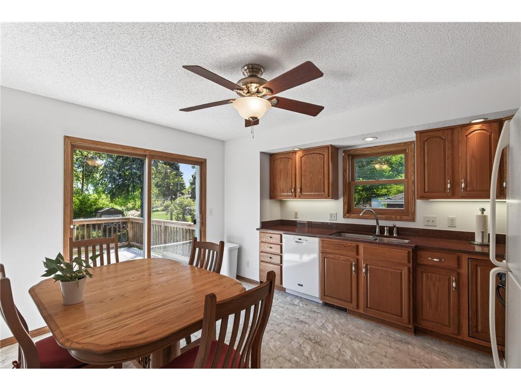 2425 80th Avenue N Brooklyn Park MN 55444 7077928 image9