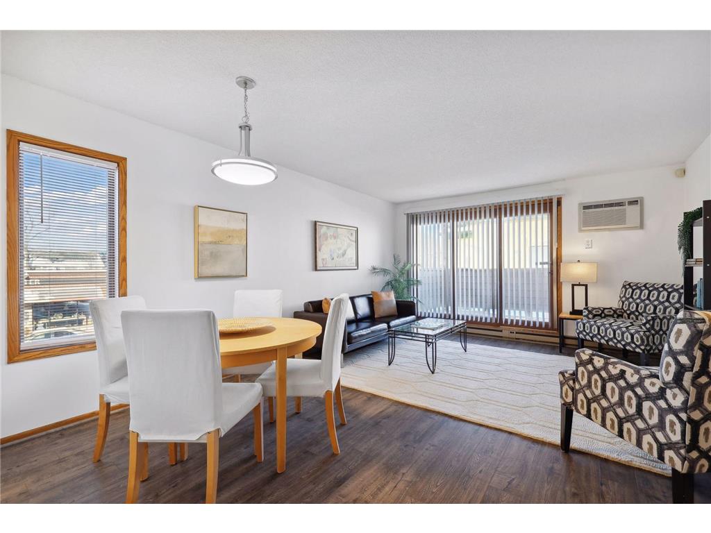 2425 E Franklin Avenue #204 Minneapolis MN 55406 6469903 image1