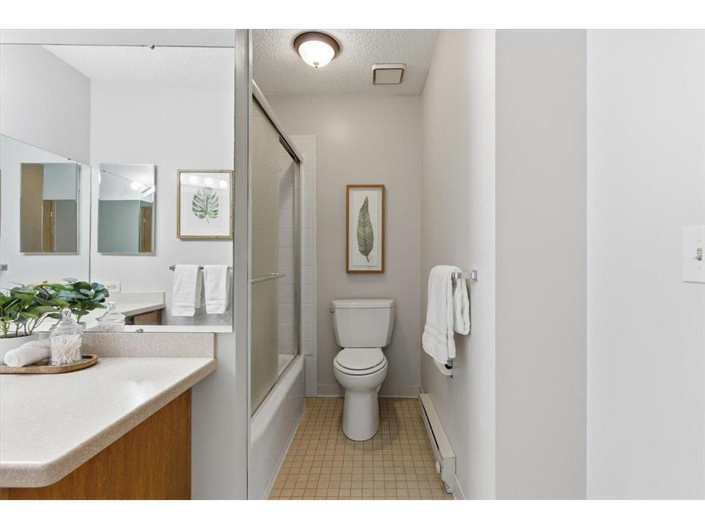 2425 E Franklin Avenue #212 Minneapolis MN 55406 7099592 image12