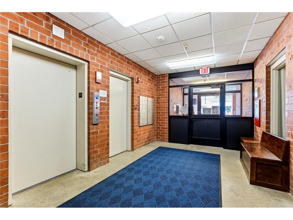 2425 E Franklin Avenue #303 Minneapolis MN 55406 7111692 image24