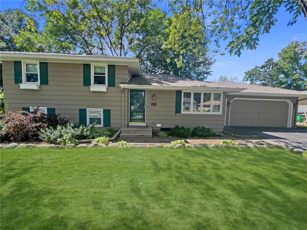 2425 Gunflint Trail Brooklyn Park MN 55444 6777562 image1