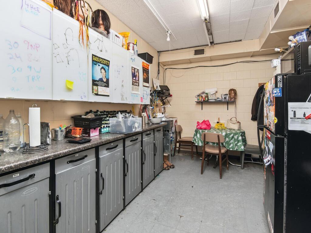 2425 Lyndale Avenue S Minneapolis MN 55405 7007502 image10