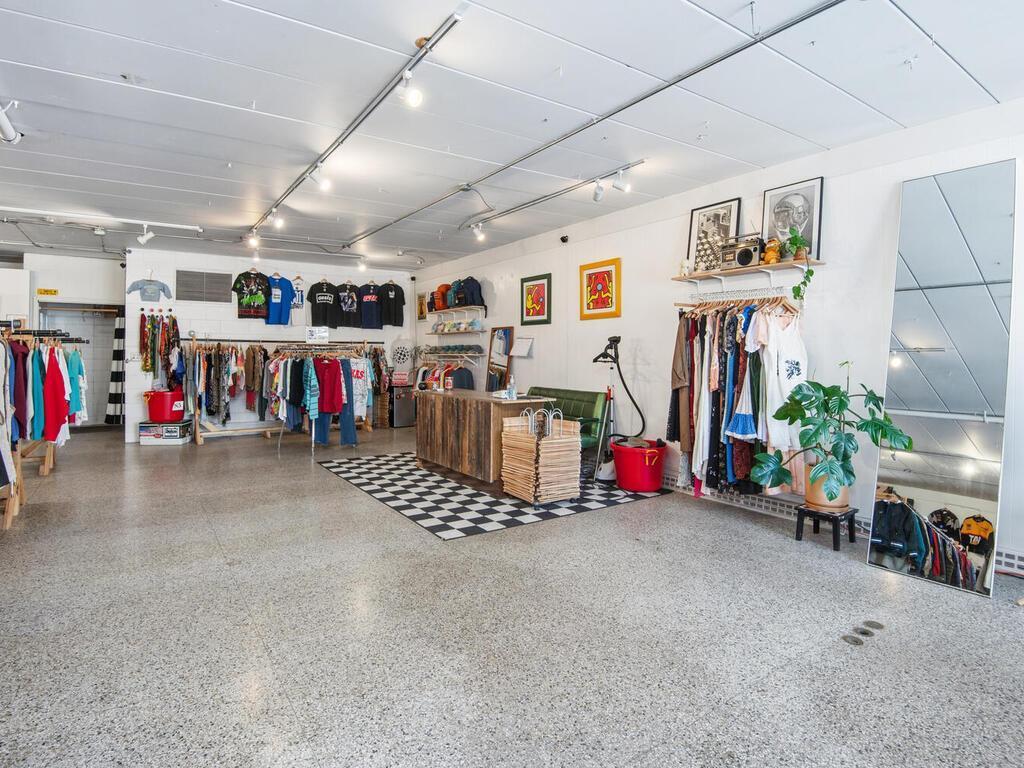 2425 Lyndale Avenue S Minneapolis MN 55405 7007502 image13