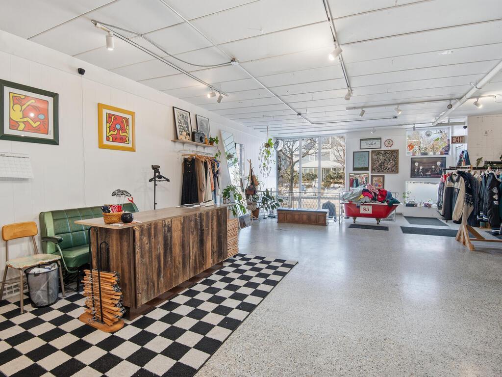 2425 Lyndale Avenue S Minneapolis MN 55405 7007502 image14