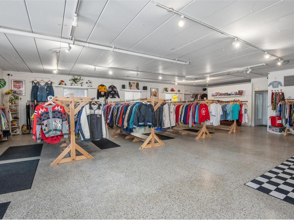 2425 Lyndale Avenue S Minneapolis MN 55405 7007502 image15