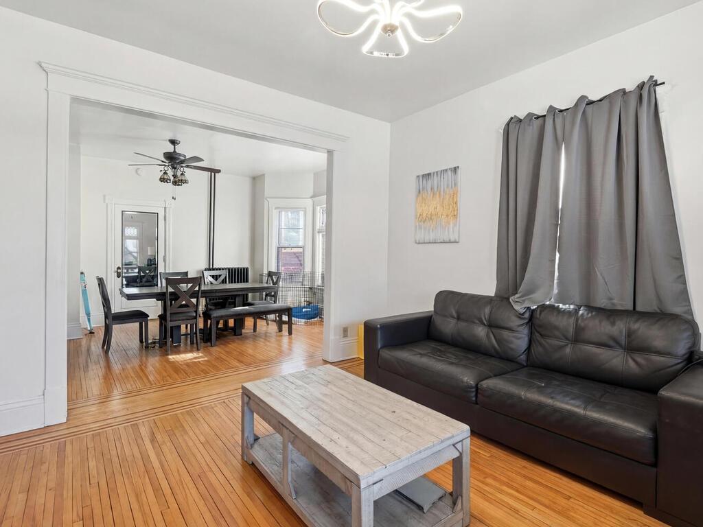 2425 Lyndale Avenue S Minneapolis MN 55405 7007502 image25