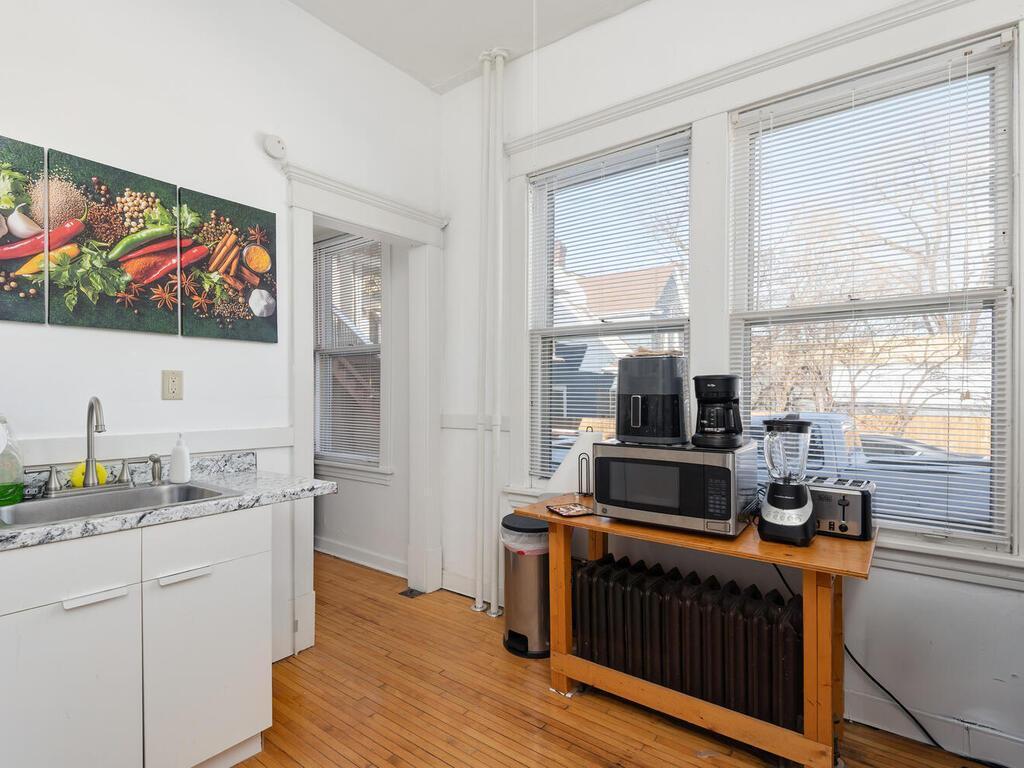 2425 Lyndale Avenue S Minneapolis MN 55405 7007502 image53