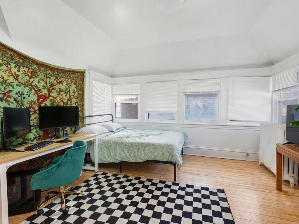 2425 Lyndale Avenue S Minneapolis MN 55405 7007502 image73