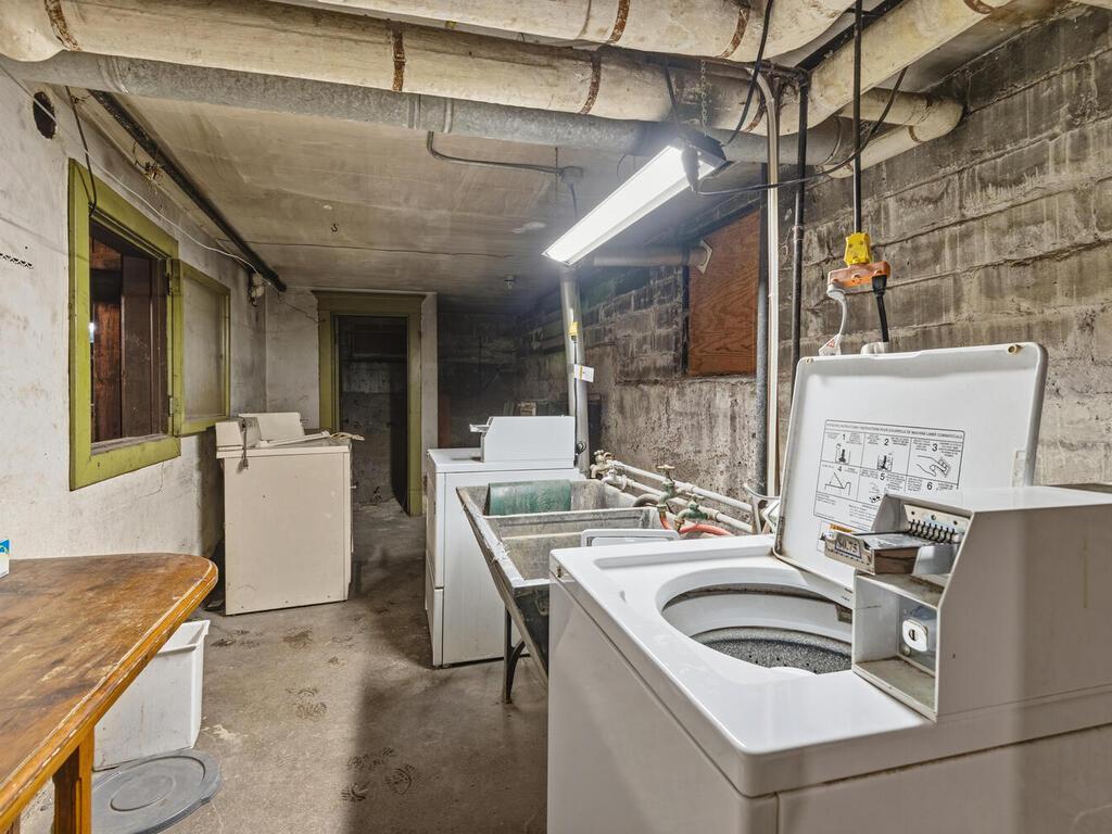 2425 Lyndale Avenue S Minneapolis MN 55405 7007502 image79