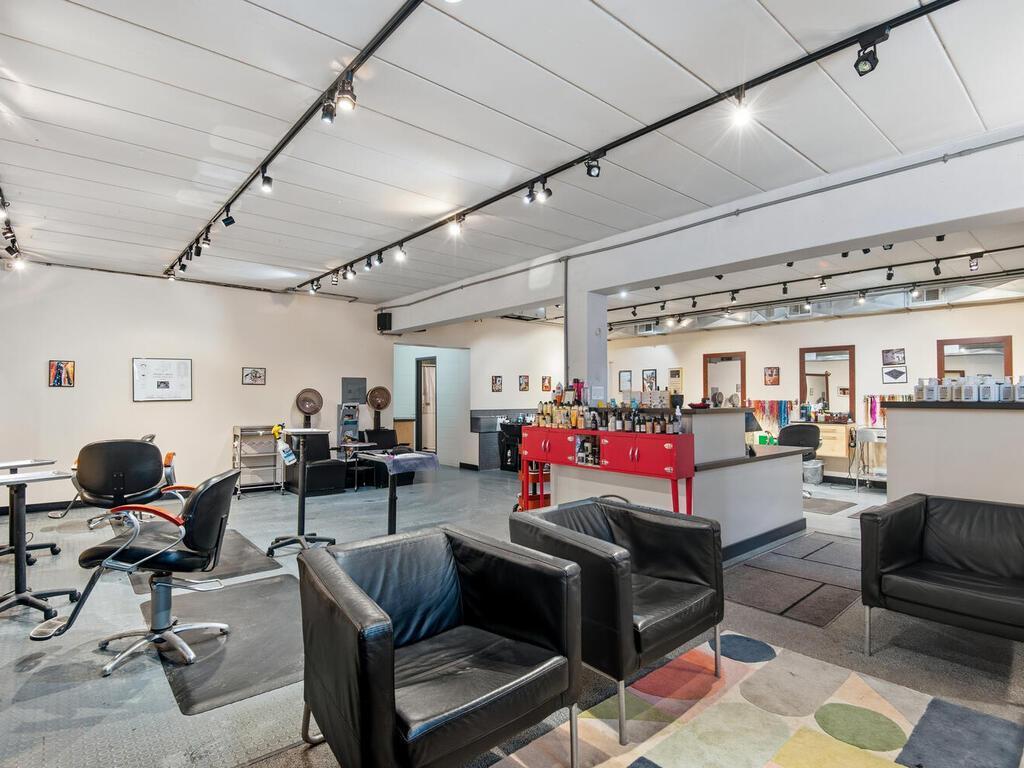 2425 Lyndale Avenue S Minneapolis MN 55405 7007502 image8