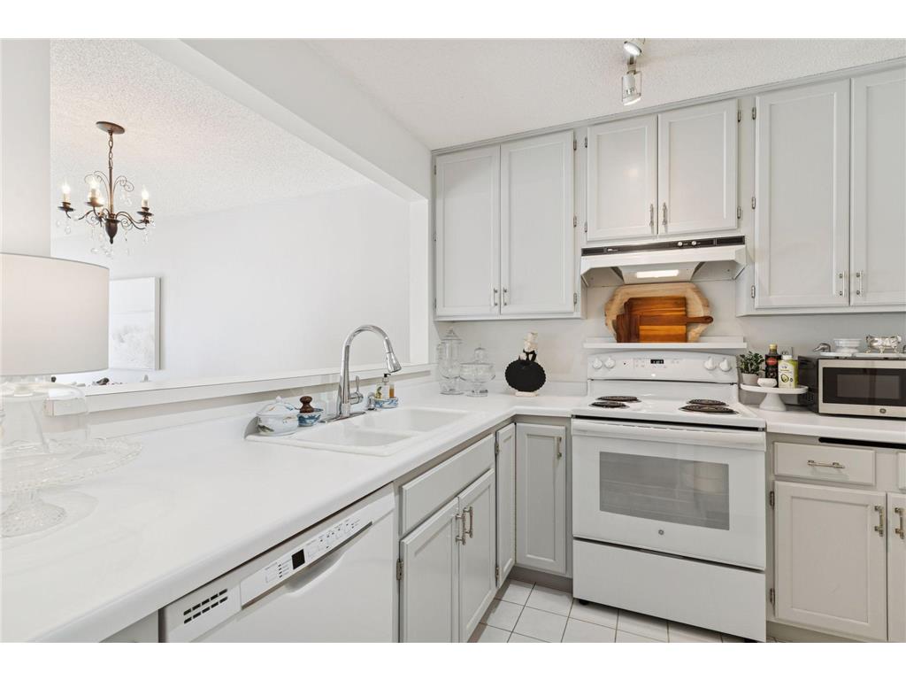 2425 Upland Lane N #F Plymouth MN 55447 7023566 image17
