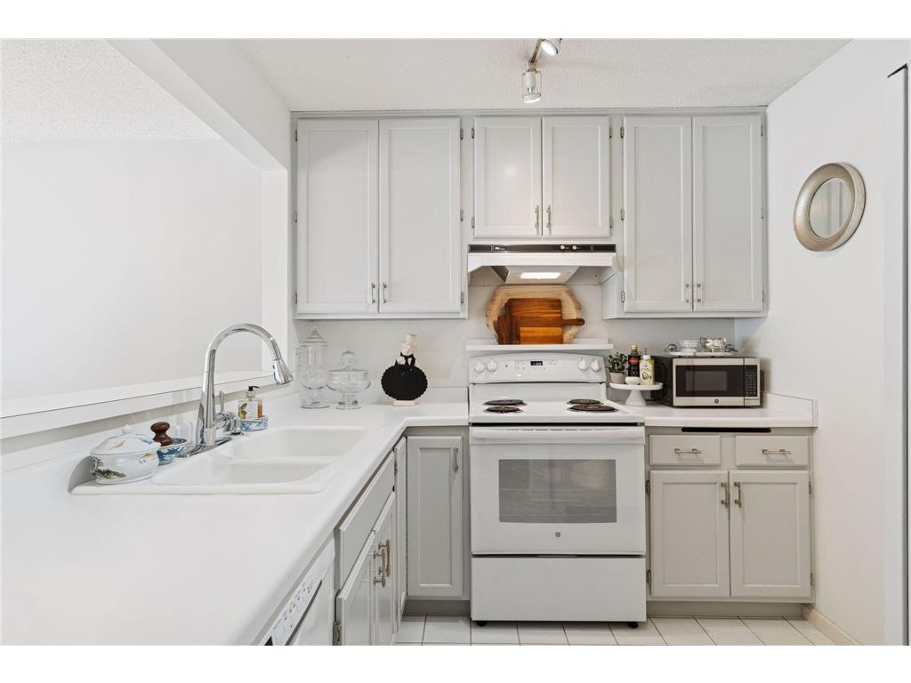 2425 Upland Lane N #F Plymouth MN 55447 7023566 image18