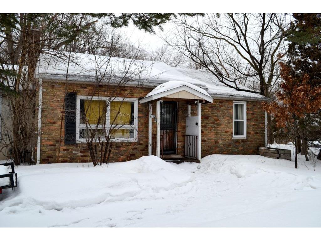 2425 Victoria Street N Roseville MN 55113 6337424 image1