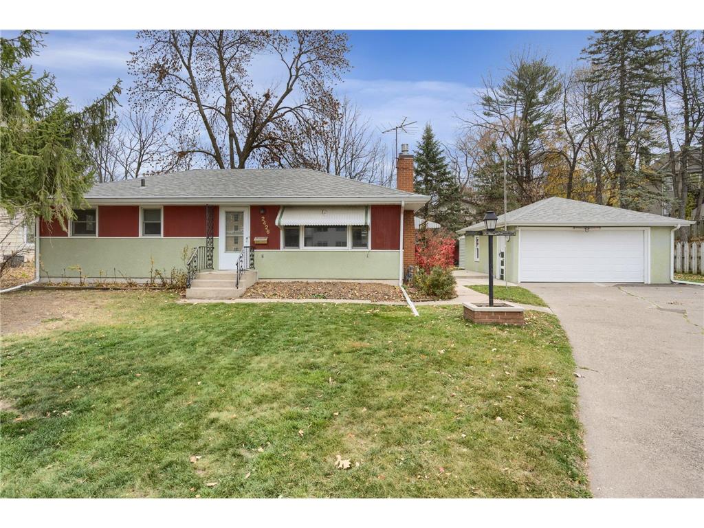 2426 7th Avenue E North Saint Paul MN 55109 6304984 image1