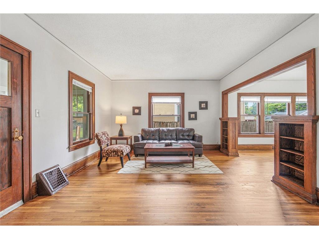 2427 Ilion Avenue N Minneapolis MN 55411 7093973 image10