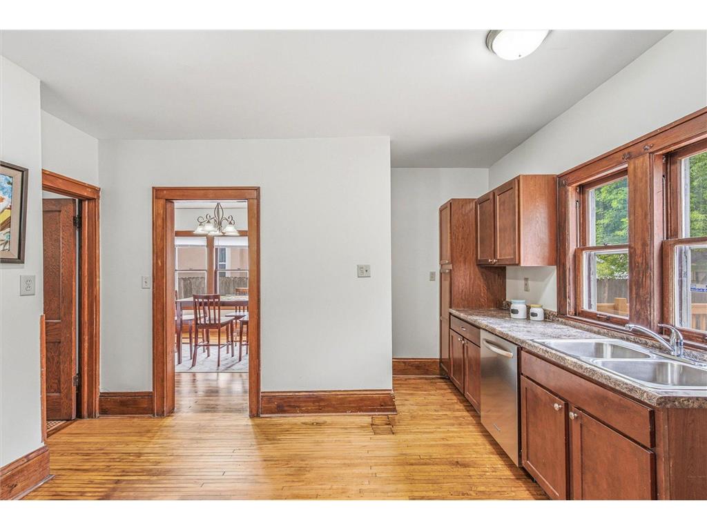 2427 Ilion Avenue N Minneapolis MN 55411 7093973 image17