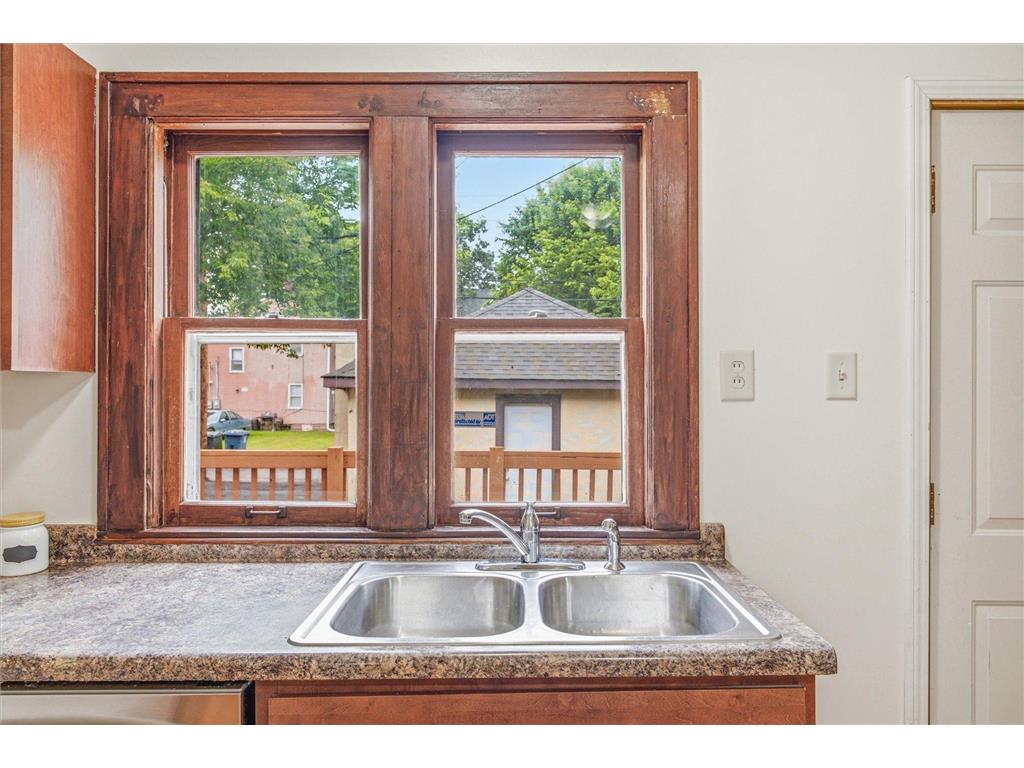 2427 Ilion Avenue N Minneapolis MN 55411 7093973 image19