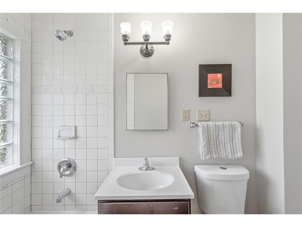 2427 Ilion Avenue N Minneapolis MN 55411 7093973 image27