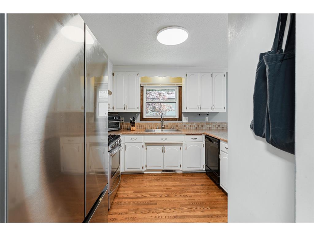 2428 Beam Avenue North Saint Paul MN 55109 7067554 image10