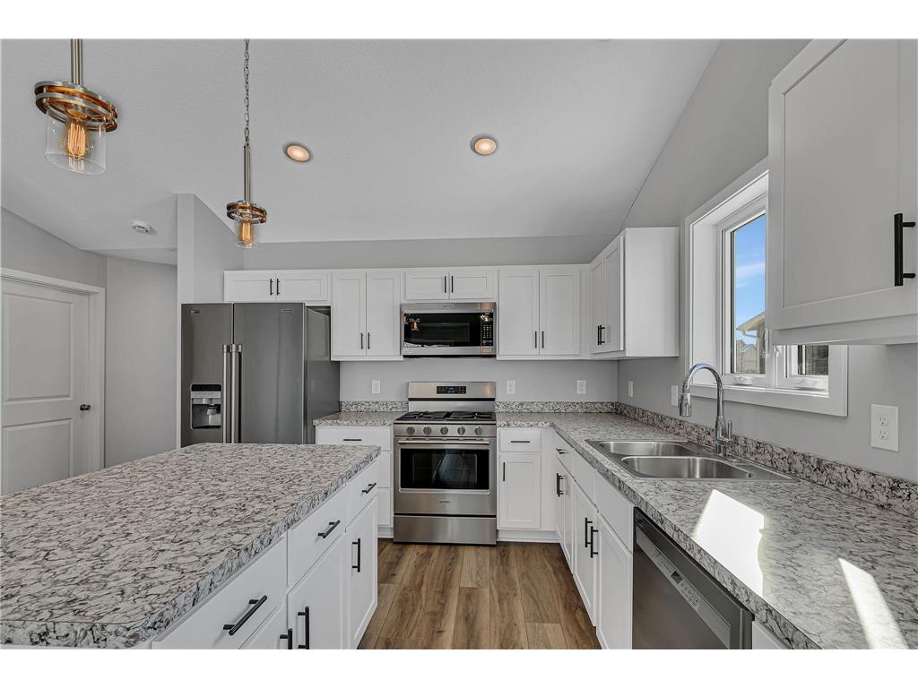 24289 Forest View Circle Saint Augusta MN 56301 7029629 image3